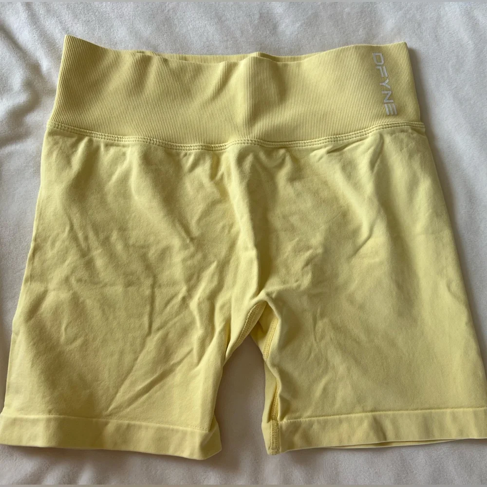 Yellow Scrunch Biker Shorts - DFYNE - Picture 1 of 3